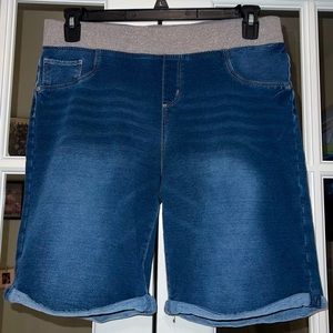 ARIZONA Women's Bermuda Shorts